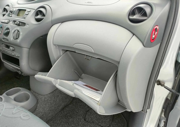 Toyota Yaris cena 5999 przebieg: 212121, rok produkcji 2000 z Rzeszów małe 631